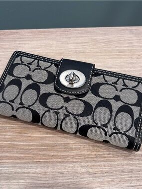 Coach Signature Canvas Turnlock Wallet Black & Gray Long Bifold Blue Interior